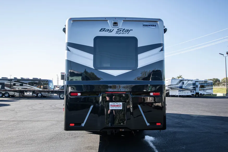2026 Newmar Bay Star Sport 3225 | Photo 6 of 25