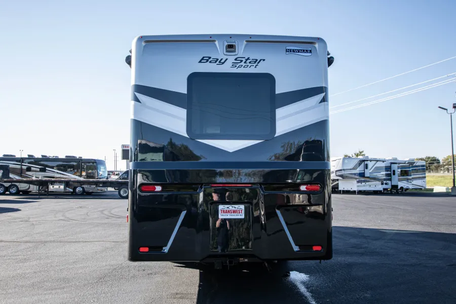 2026 Newmar Bay Star Sport 3225 | Photo 6 of 25