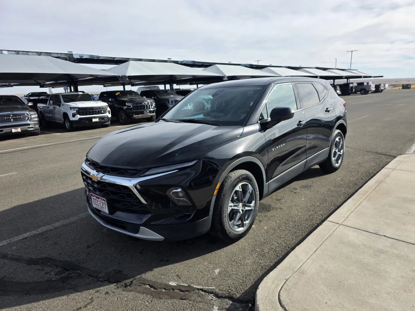 2025 Chevrolet Blazer LT | Photo 2 of 11