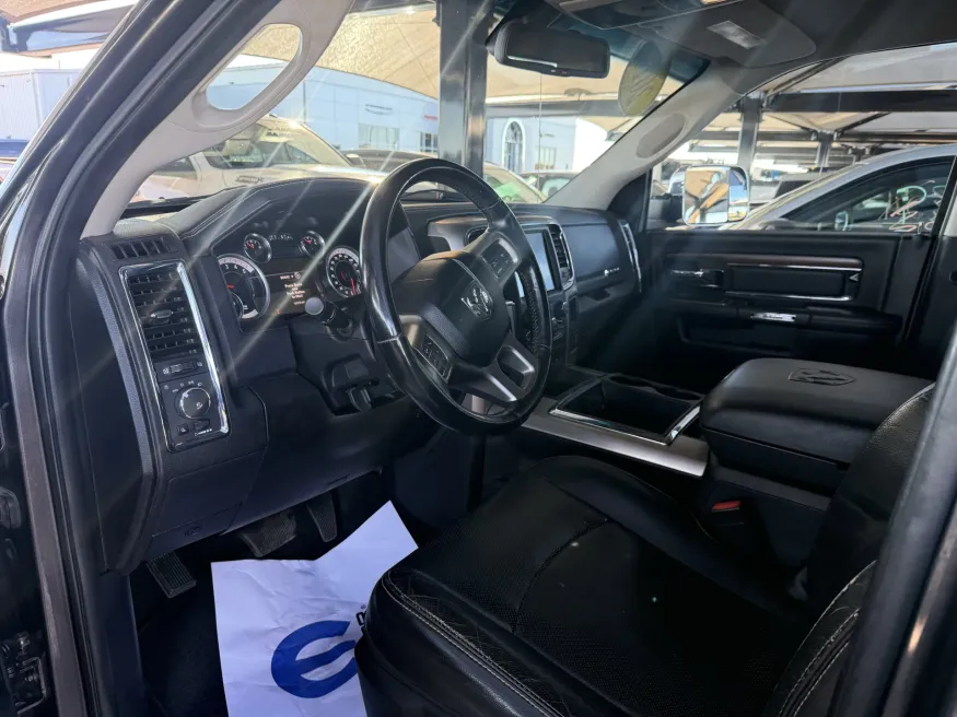 2014 RAM 3500 Laramie | Photo 12 of 17