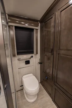 2026 Newmar Dutch Star 4369 | Thumbnail Photo 22 of 25