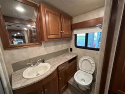 2019 Winnebago Sunstar LX 35F | Thumbnail Photo 20 of 20