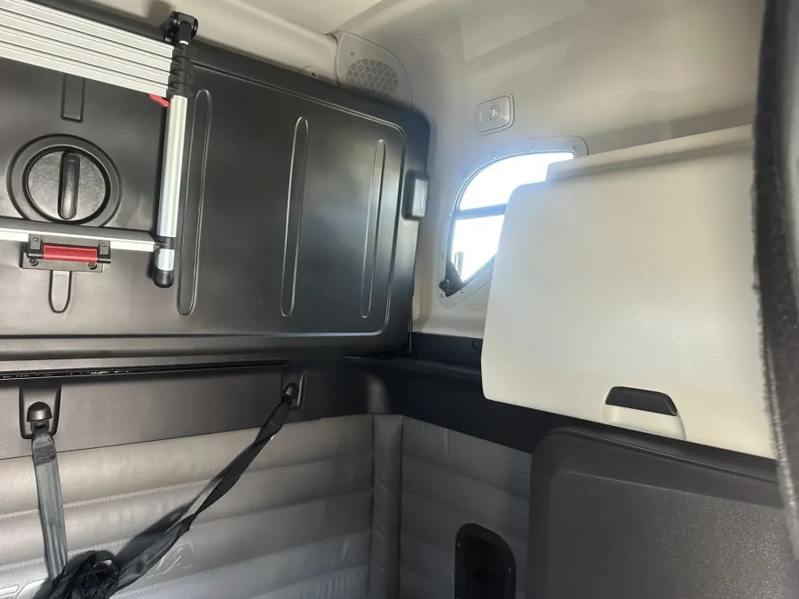 2022 Freightliner Cascadia 126 | Photo 14 of 24
