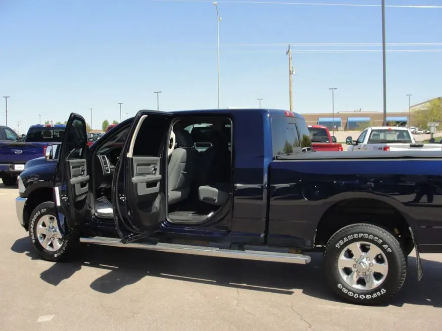 2014 RAM 2500 Big Horn | Photo 8 of 13
