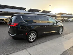 2023 Chrysler Pacifica Touring L | Thumbnail Photo 4 of 22