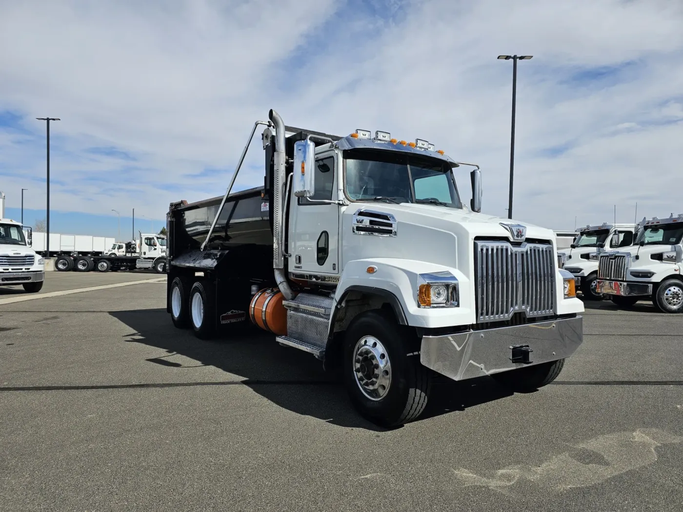 2017 Western Star 4700SB | Photo 3 of 17