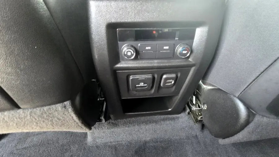 2023 Chevrolet Traverse | Photo 29 of 31