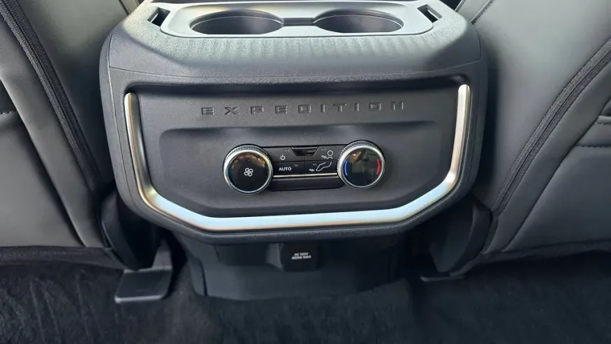 2025 Ford Expedition Max | Photo 38 of 40