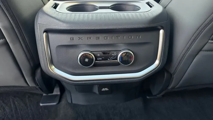 2025 Ford Expedition Max | Photo 38 of 40