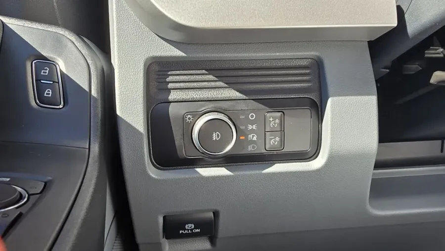 2026 Ford Super Duty F-350 | Photo 11 of 27