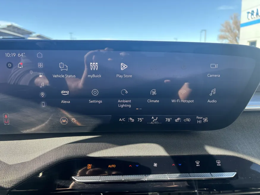 2025 Buick Enclave Preferred | Photo 18 of 24