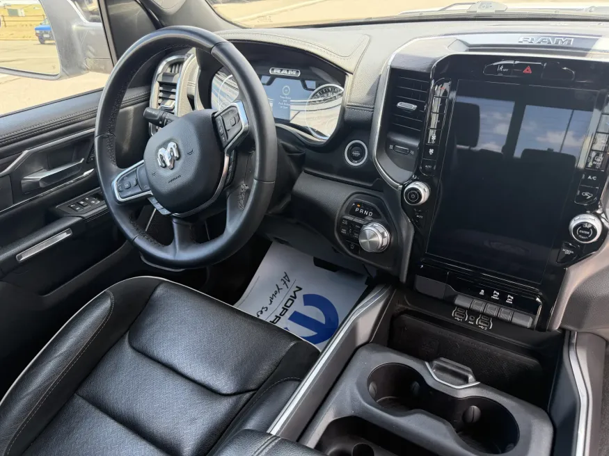 2025 RAM 1500 Laramie | Photo 14 of 19