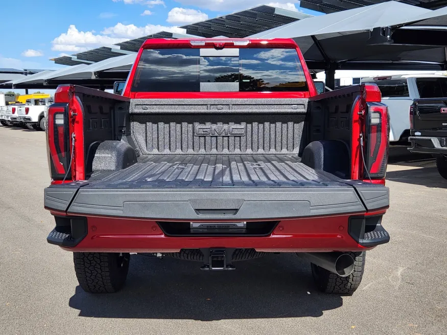 2026 GMC Sierra 2500HD AT4 | Photo 15 of 31