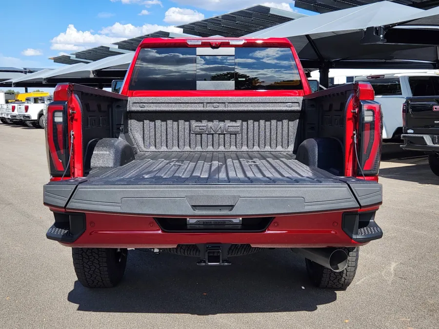 2026 GMC Sierra 2500HD AT4 | Photo 15 of 31