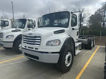 2025 Freightliner M2 106