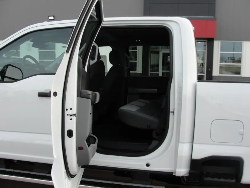 2026 Ford F-350 | Photo 12 of 15