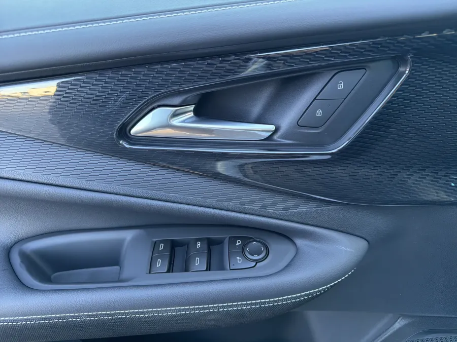 2026 Chevrolet Blazer EV AWD LT | Photo 12 of 20