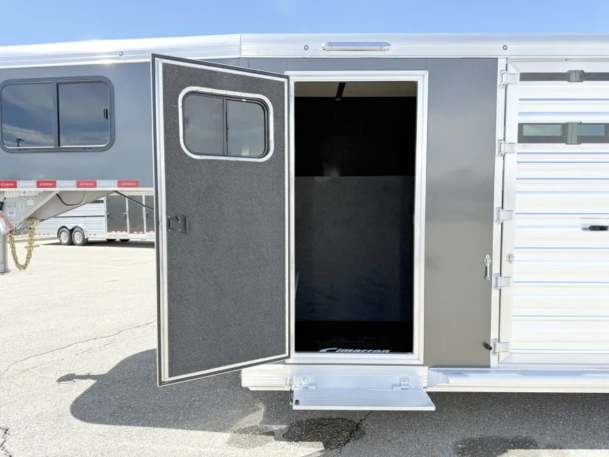 2027 Cimarron Winstar 5HGN | Photo 14 of 20