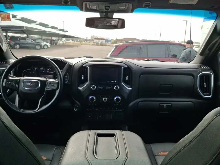 2022 GMC Sierra 2500HD AT4 | Photo 12 of 20