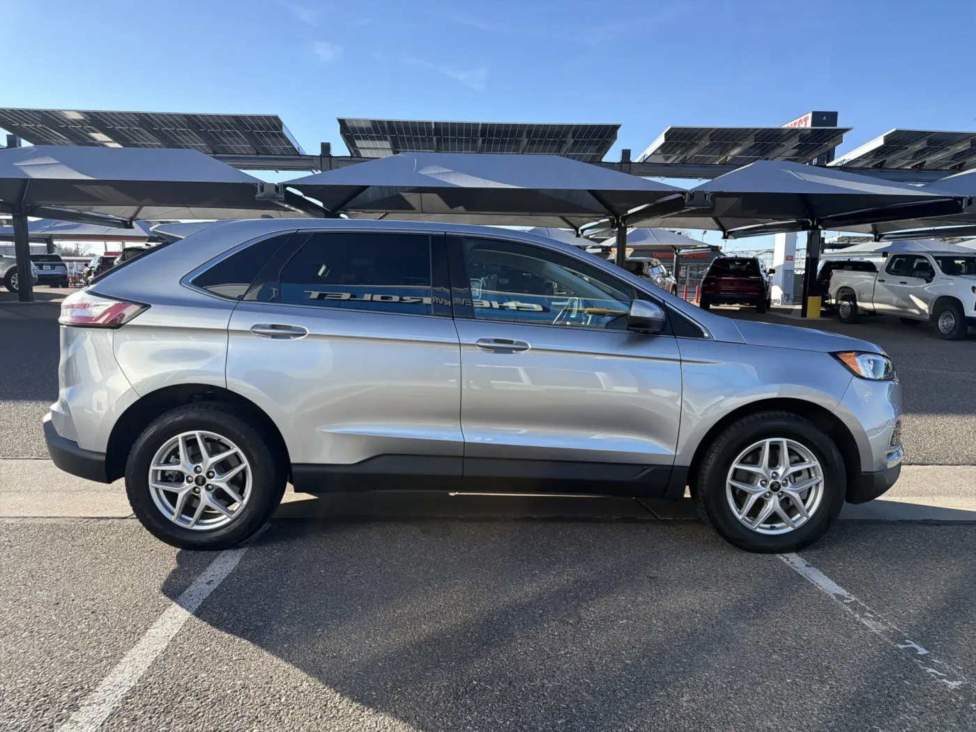 2023 Ford Edge SEL | Photo 5 of 20