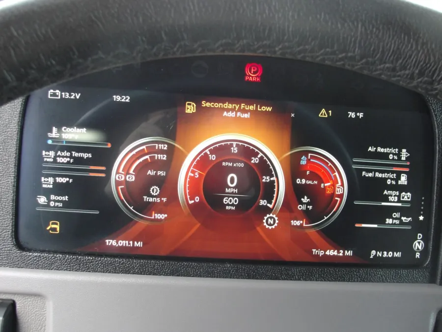 2022 Peterbilt 389 | Photo 8 of 16