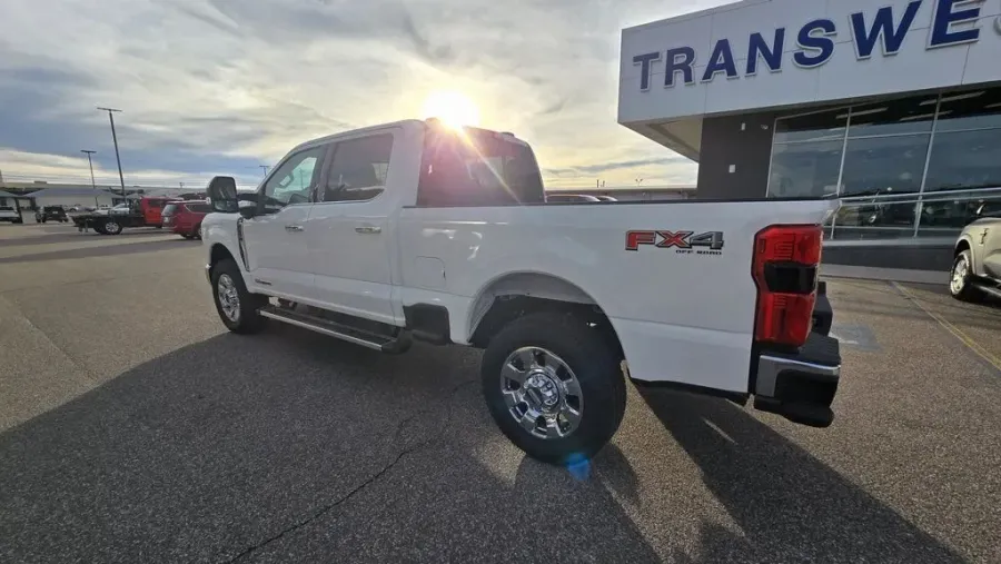 2026 Ford Super Duty F-250 | Photo 7 of 38