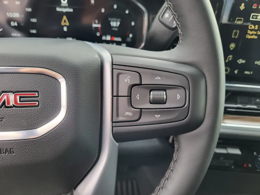 2026 GMC Sierra 1500 Elevation | Photo 12 of 23