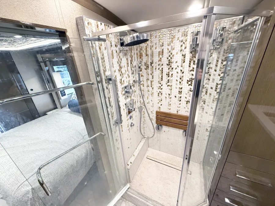 2024 Newmar King Aire 4596 | Photo 16 of 31