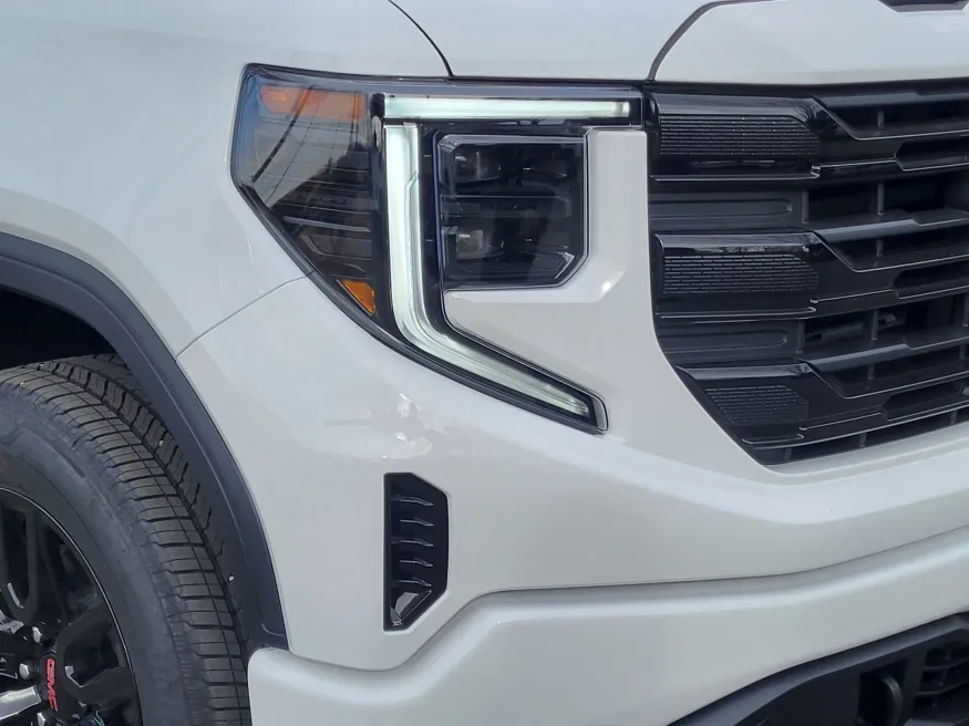 2026 GMC Sierra 1500 Elevation | Photo 4 of 23