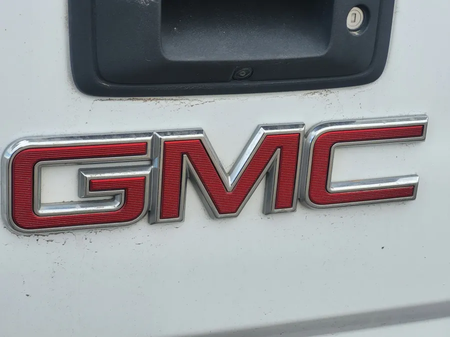 2019 GMC Sierra 2500HD SLT | Photo 1 of 5