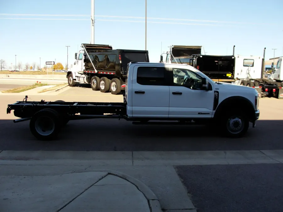 2026 Ford F-550 | Photo 6 of 15