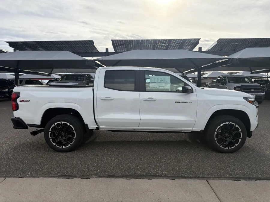 2026 Chevrolet Colorado 4WD Z71 | Photo 5 of 19
