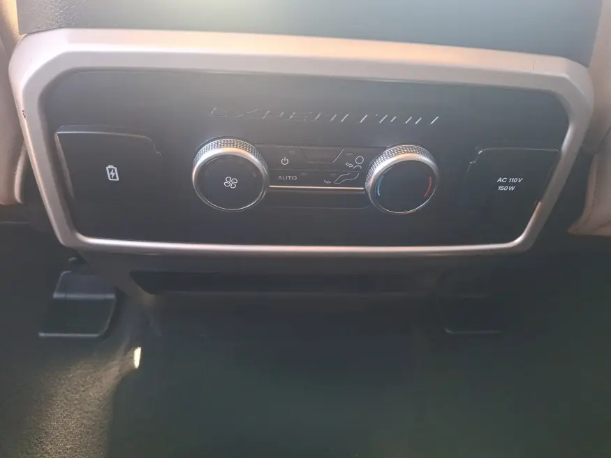 2024 Ford Expedition Max XLT | Photo 12 of 23