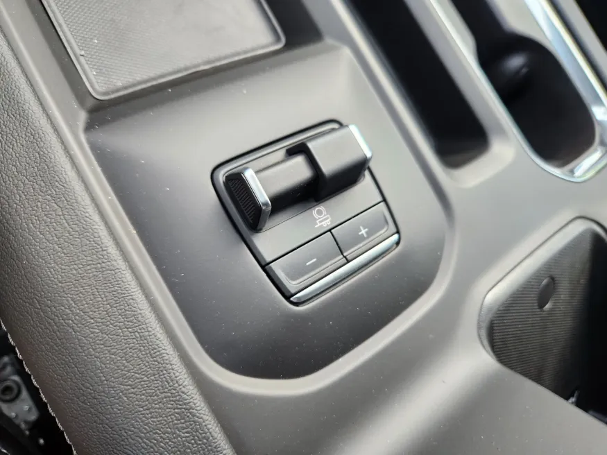 2026 GMC Sierra 2500HD Denali | Photo 25 of 28