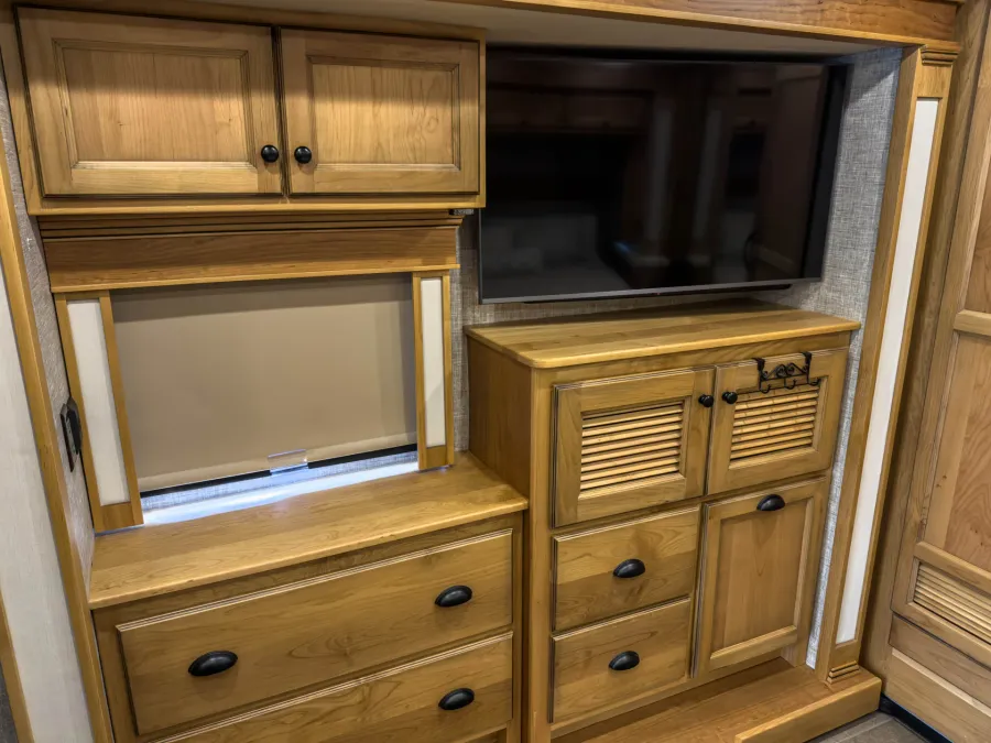 2023 Tiffin Allegro Red 33AA | Photo 25 of 25