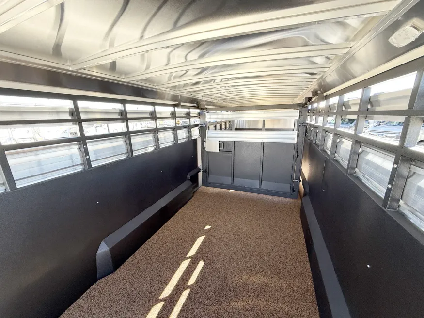 2026 Logan Coach Ranch Hand | Photo 4 of 4