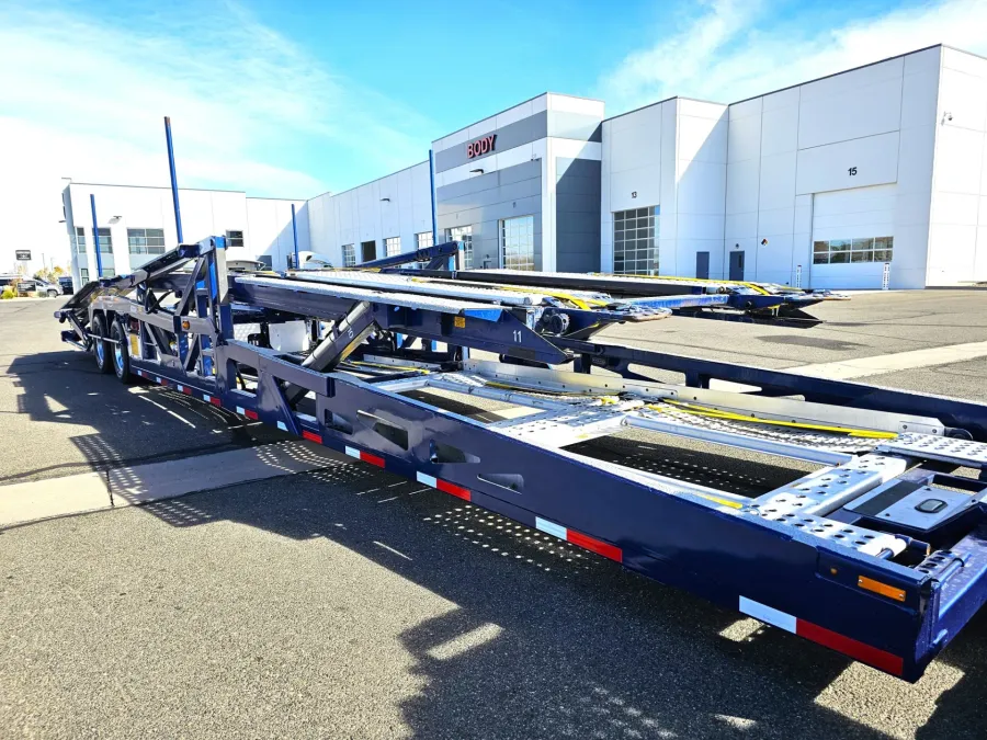 2021 Western Star 4900FA | Photo 9 of 33