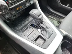 2020 Toyota RAV4 XLE | Thumbnail Photo 17 of 26