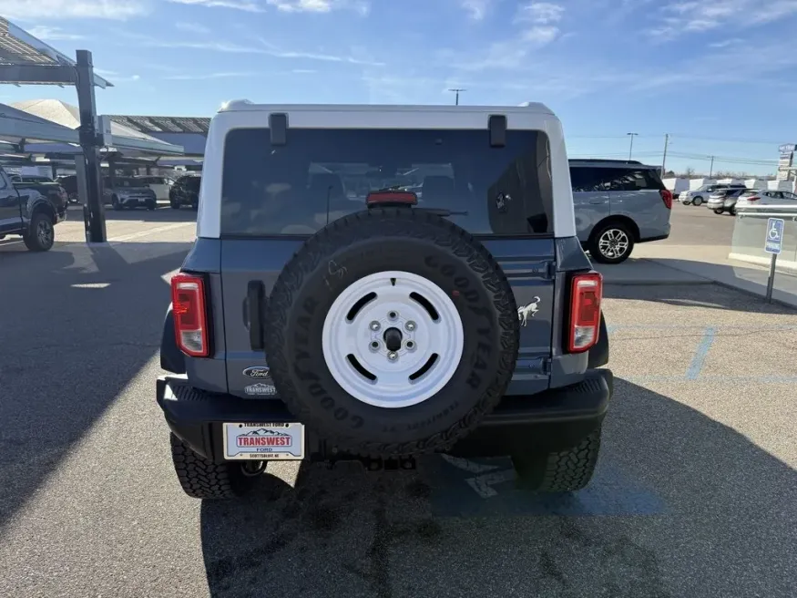 2025 Ford Bronco | Photo 7 of 26