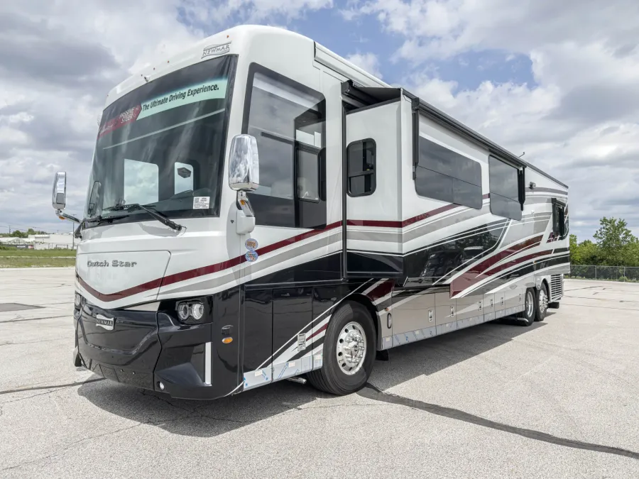 2026 Newmar Dutch Star 4369 | Photo 8 of 43