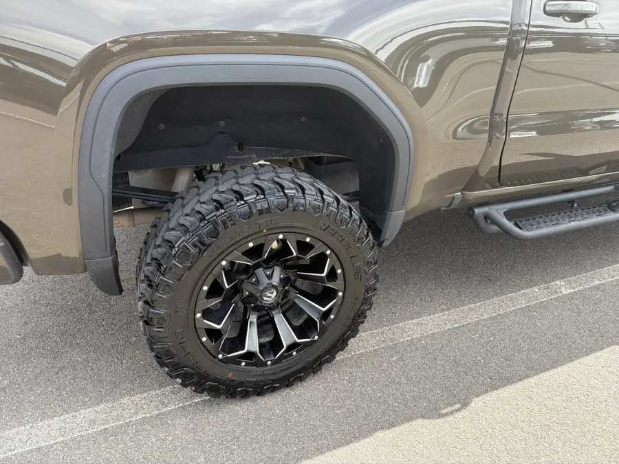2024 GMC Sierra 1500 Elevation | Photo 8 of 22