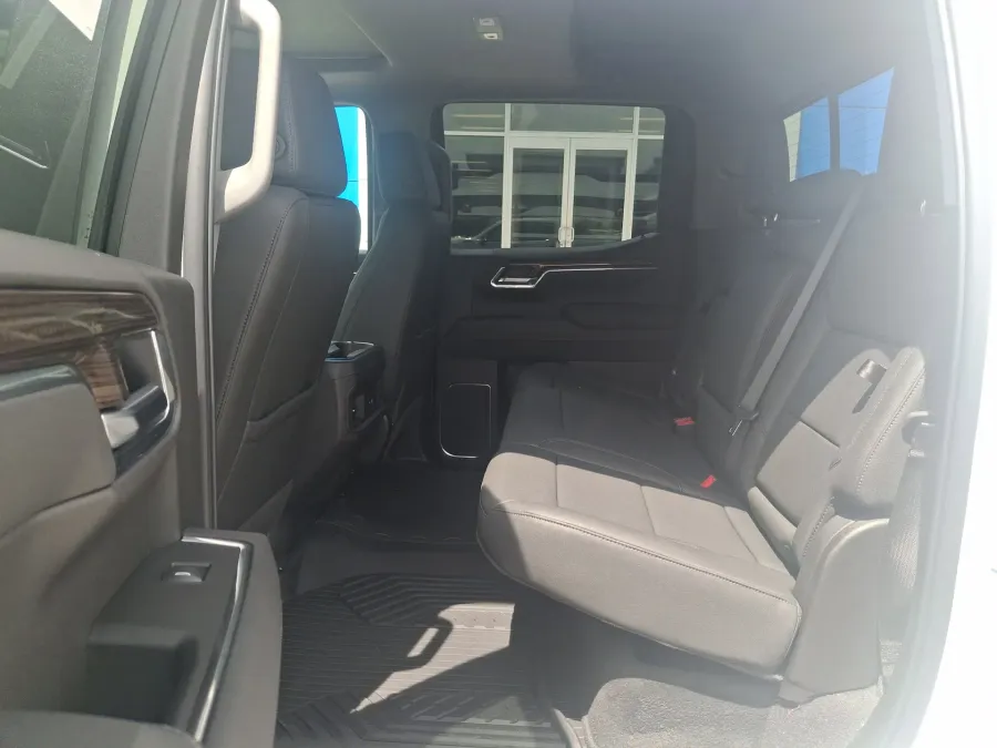 2026 Chevrolet Silverado 1500 LT Trail Boss | Photo 9 of 19