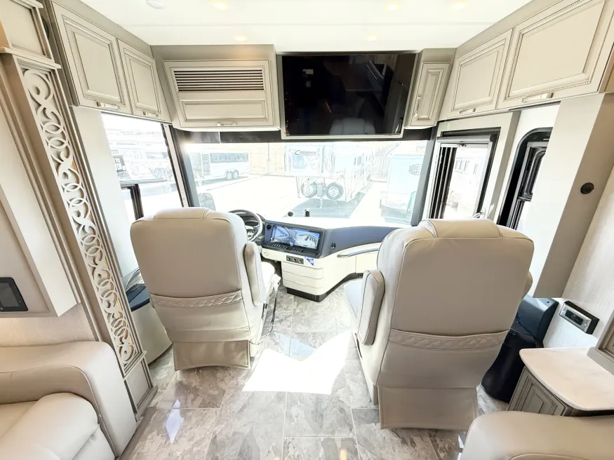 2026 Newmar Essex 4551 | Photo 6 of 33