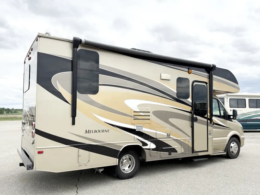 2017 Jayco Melbourne 24LP | Photo 13 of 21