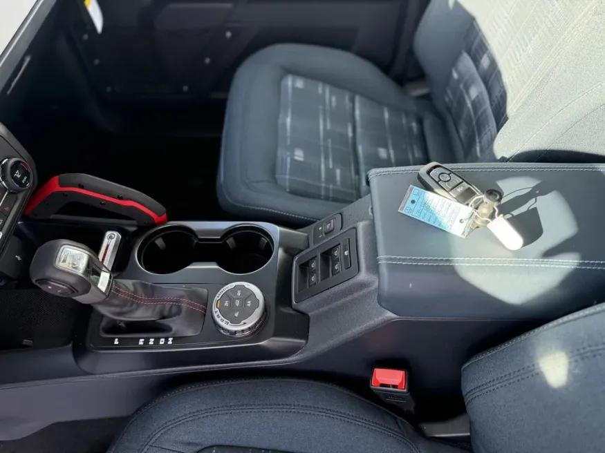 2025 Ford Bronco | Photo 21 of 26