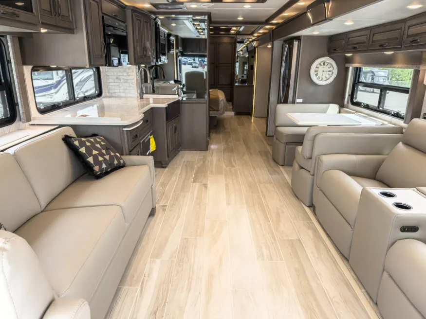 2026 Newmar Dutch Star 4369 | Photo 2 of 43