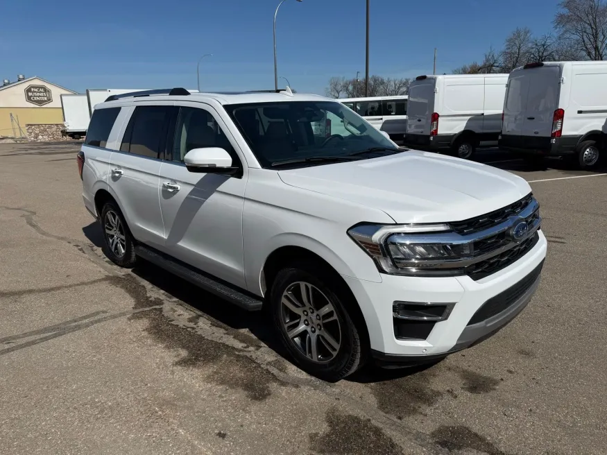 2024 Ford Expedition Limited | Photo 17 of 22