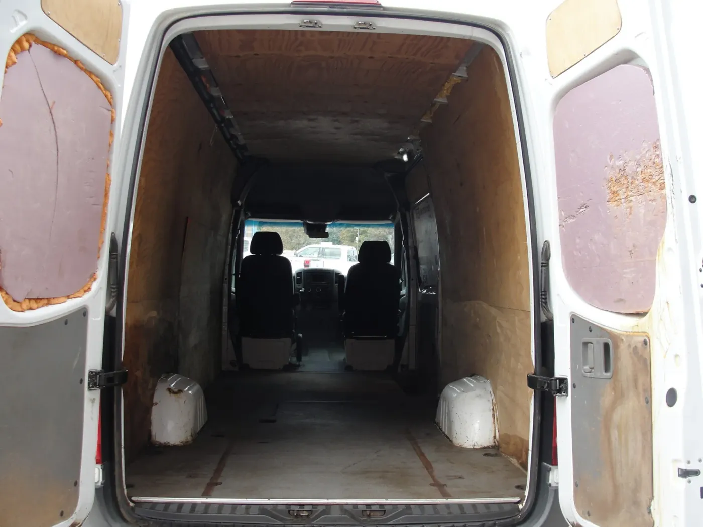 2014 Mercedes Benz Sprinter | Photo 4 of 13