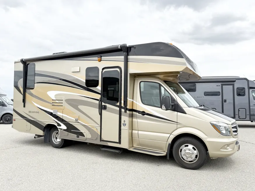 2017 Jayco Melbourne 24LP | Photo 1 of 21
