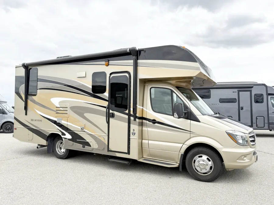 2017 Jayco Melbourne 24LP | Photo 1 of 21